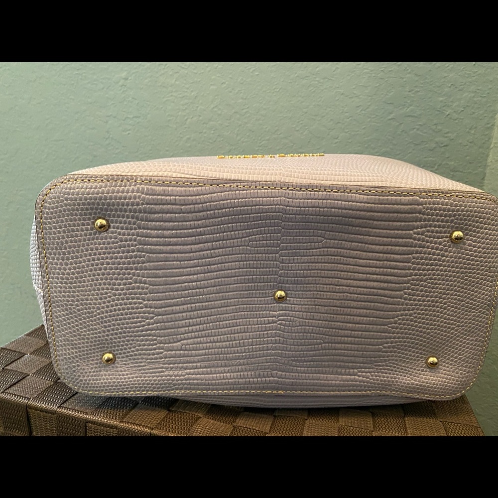 Dooney & Bourke City Large Barlow bag beautiful lilac color croc leather. - Picture 5 of 6